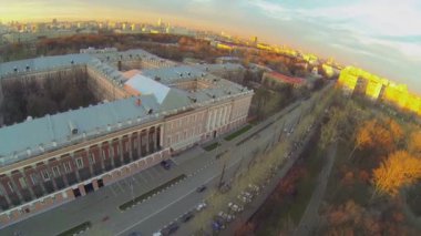 Catherine Palace yakınında arabalar binmek