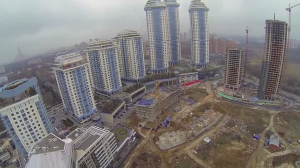 Building site of dwelling complex — Stock Video