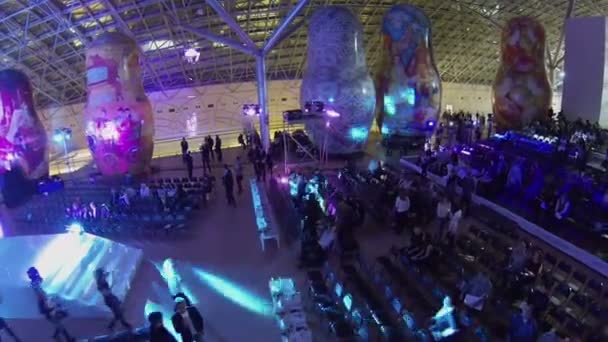 Concert zaal in handelscentrum Aphimall — Stockvideo