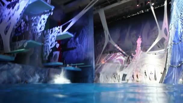 Schwimmbad des Sportkomplexes olympyisky — Stockvideo