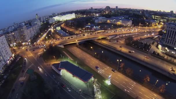 Traffico di trasporto su ponte Marinai — Video Stock