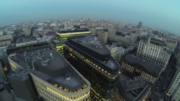 Paysage urbain avec centre d'affaires moderne — Video