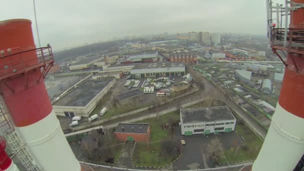 Tubos de la estación de calefacción urbana Otradnoe — Vídeo de stock