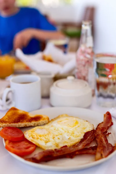 Omlet ile Kahvaltı — Stok fotoğraf