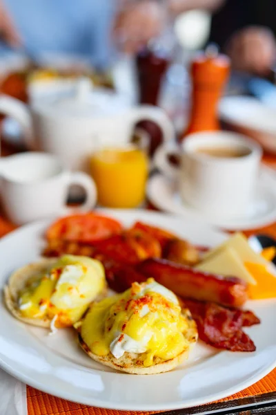 Breakfast with omelet — Stock Photo, Image