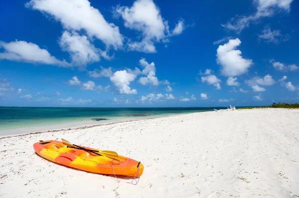 Kayak in spiaggia — Foto Stock