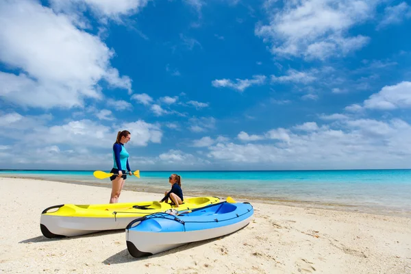 Anne ve kızı tatil — Stok fotoğraf