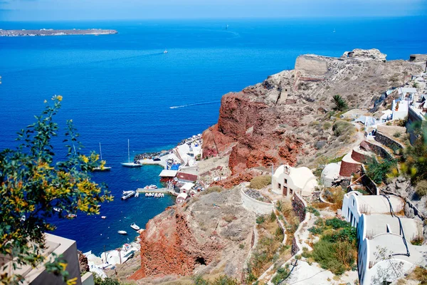 Impresionante Vista Bahía Amoudi Debajo Ciudad Oia Isla Santorini Grecia —  Fotos de Stock