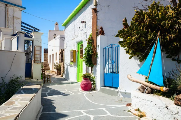 Beautiful Street Old Traditional Greek Cycladic Village Plaka White Houses — Stock Photo, Image