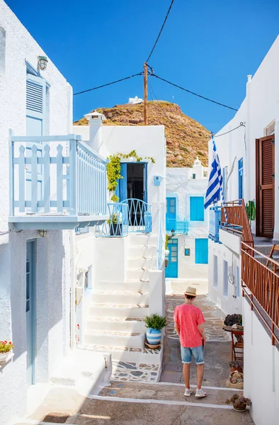 마로스 그리스의 라데스 주위를 산책하고 소년의 — 스톡 사진