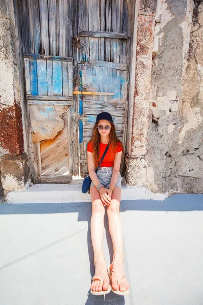 Adorable Teenage Girl Outdoors Sitting Next Old Door — Stock Photo, Image