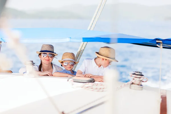 Mother and kids at luxury yacht — Stock Photo, Image