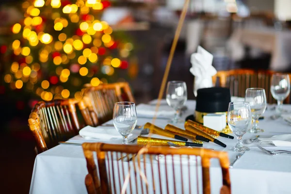 Ajuste de mesa para la fiesta de Navidad — Foto de Stock