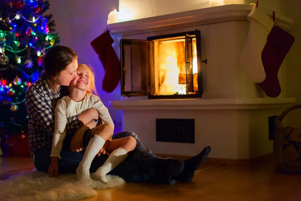 Family at home on Christmas eve — Stock Photo, Image