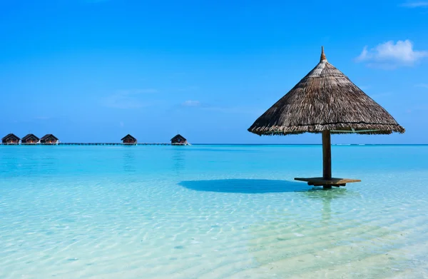 Beautiful tropical beach at Maldives — Stock Photo, Image