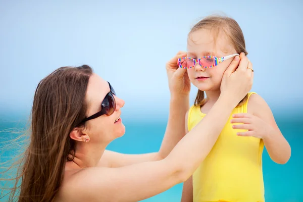 Madre e hija de vacaciones — Foto de Stock