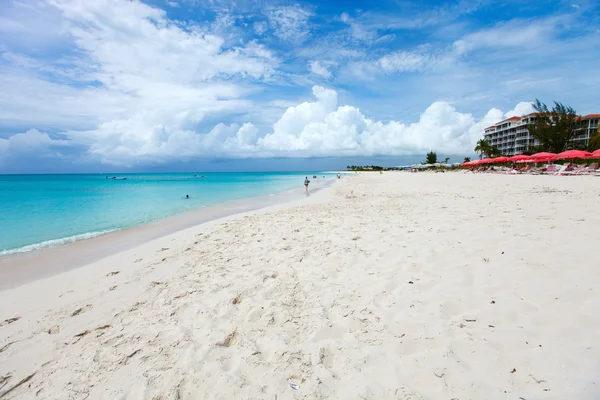 Bella spiaggia tropicale — Foto Stock