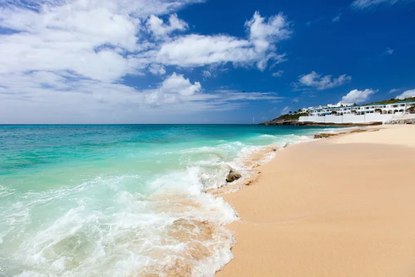 Cupecoy plaży na Karaibach st martin — Zdjęcie stockowe
