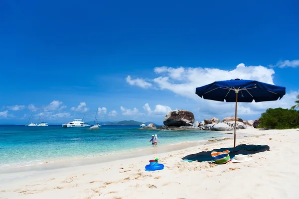 Immagine spiaggia perfetta ai Caraibi — Foto Stock