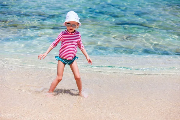 Little girl on vacation — Stock Photo, Image