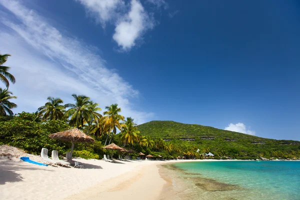 Vackra tropiska stranden vid caribbean — Stockfoto