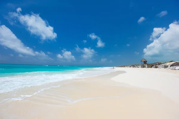 Spiaggia e mare dei Caraibi — Foto Stock