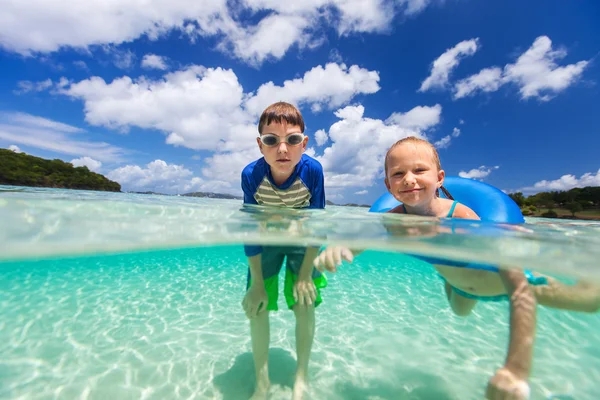 Bambini in vacanza — Foto Stock