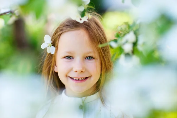 Kleines Mädchen Frühling Porträt — Stockfoto