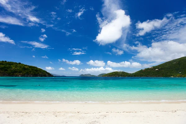 Hermosa playa tropical en el Caribe — Foto de Stock