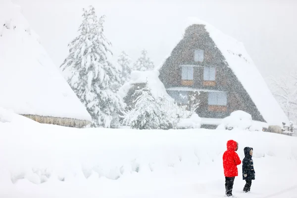 Ιαπωνικό χωριό στο χειμώνα — Φωτογραφία Αρχείου