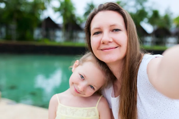 Moeder en dochter selfie — Stockfoto