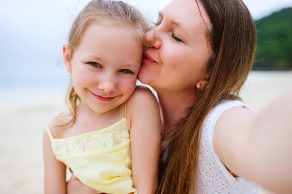 Moeder en dochter selfie — Stockfoto