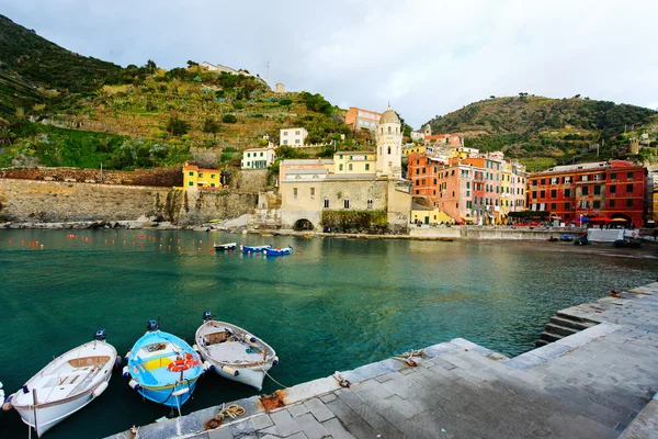 Vernazza Dorf in Cinque Terre — Stockfoto