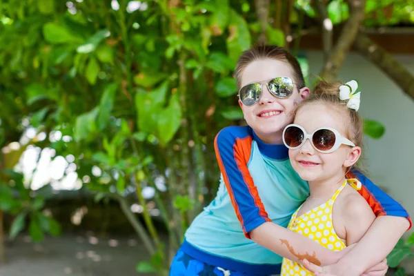 Fratello e sorella — Foto Stock