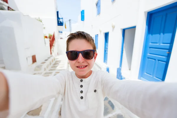 Cute teenage tourist making selfie in Greece — Stock Photo, Image