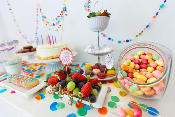 Dessert table at party — Stock Photo, Image