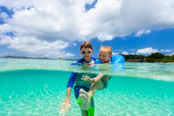 Bambini in vacanza — Foto Stock