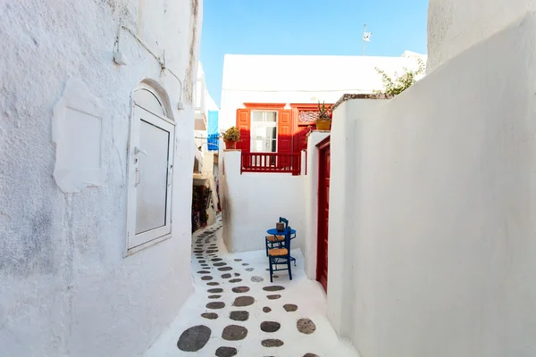 Rue traditionnelle de l'île de Mykonos en Grèce — Photo