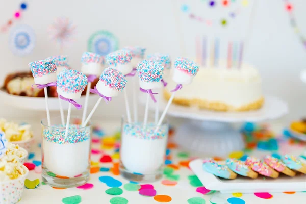 Mesa de sobremesa na festa — Fotografia de Stock