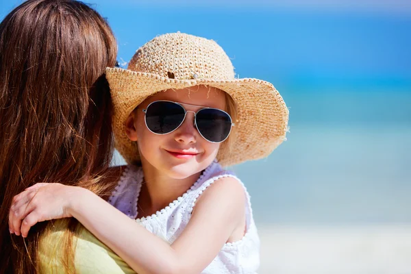 Mutter und Tochter im Urlaub — Stockfoto