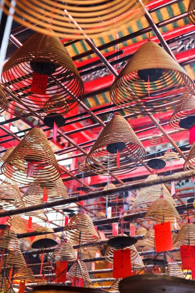 Kreisförmige Räucherstäbchen im chinesischen Tempel — Stockfoto