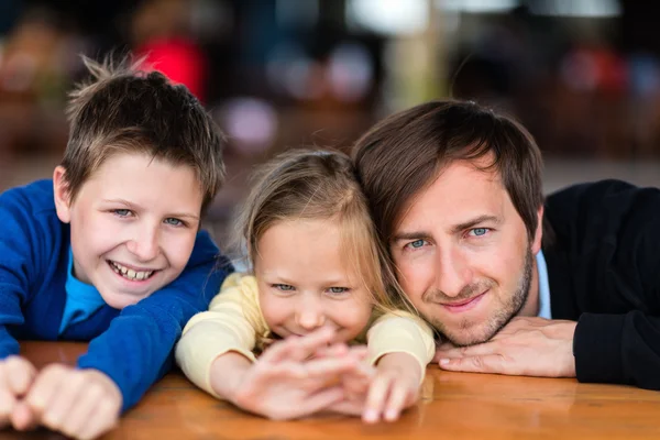 Family outdoors — Stock Photo, Image