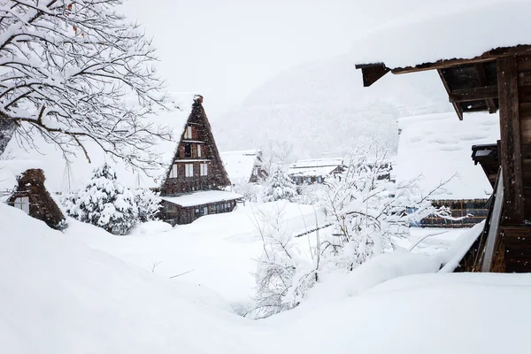 Ιαπωνικό χωριό στο χειμώνα — Φωτογραφία Αρχείου