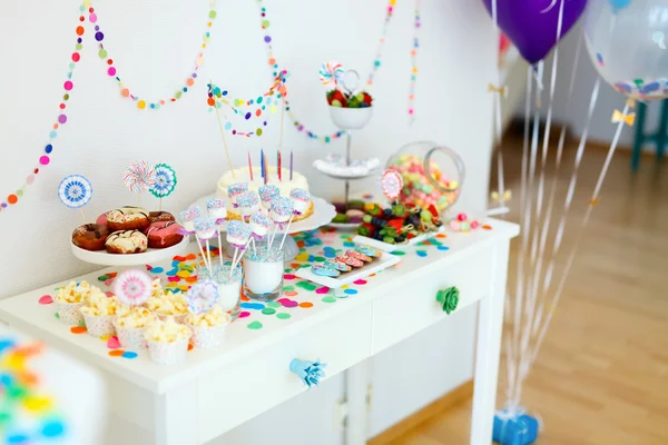 Dessert table at party — Stock Photo, Image