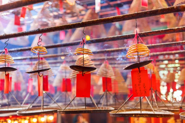 Incensos circulares no templo chinês — Fotografia de Stock
