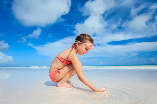 Little girl on vacation — Stock Photo, Image