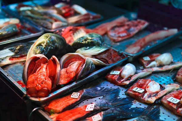 Vis op de vismarkt — Stockfoto