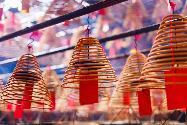 Inciensos circulares en templo chino —  Fotos de Stock
