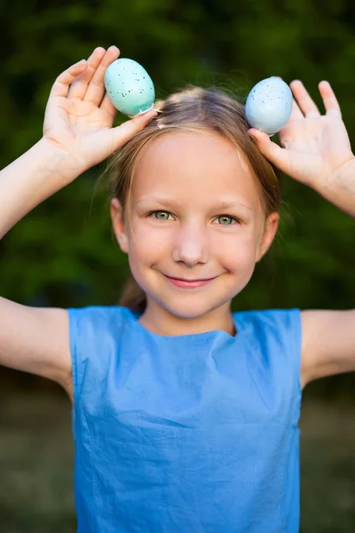 Little girl with Easter eggs — Stock Photo, Image