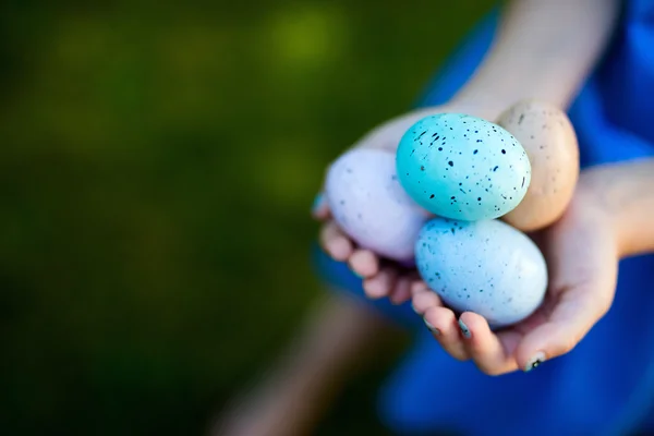 Coloridos huevos de Pascua —  Fotos de Stock